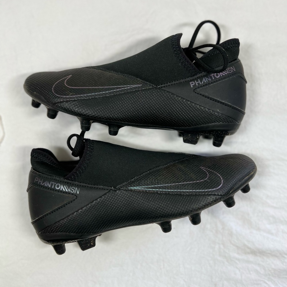 Nike Phantom Vision 2 Club FG Soccer Cleats